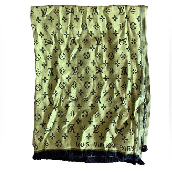 💚LV Monogram Classic Shawl 💚 - Picture 5 of 11